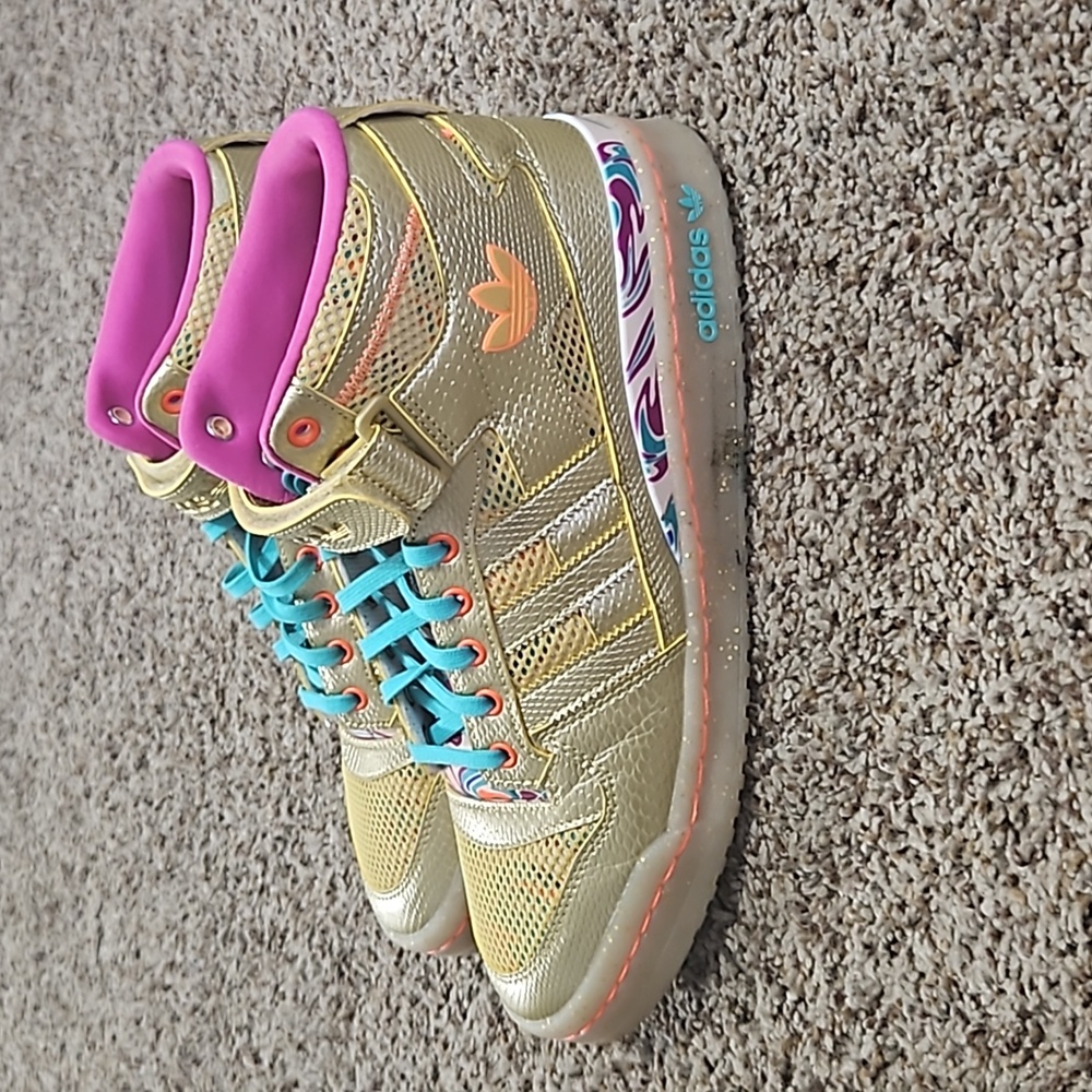 Shoes - Picture 3 of 8